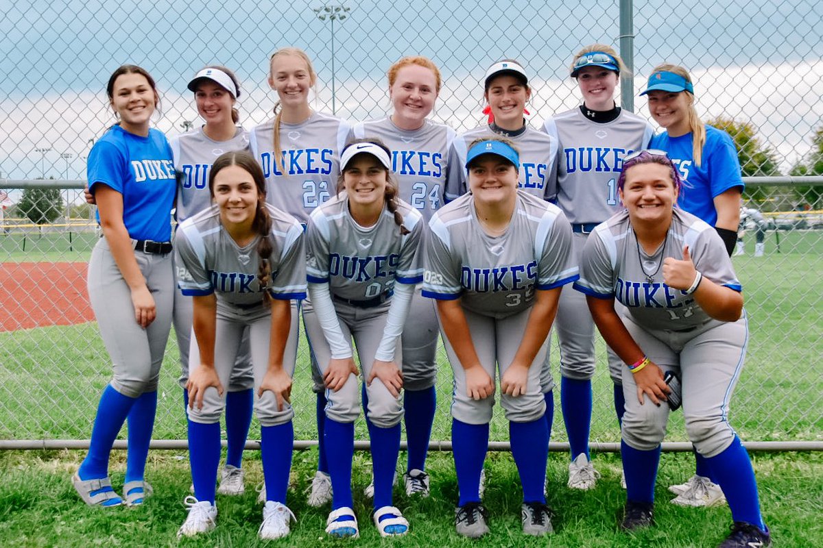 LadyDukesMinton's tweet image. Great day in Columbus, OH for these ladies, going 3-0 with a team batting average of .551, out scoring their opponents 35-6 and 7 total home runs!  Great job, Dukes!