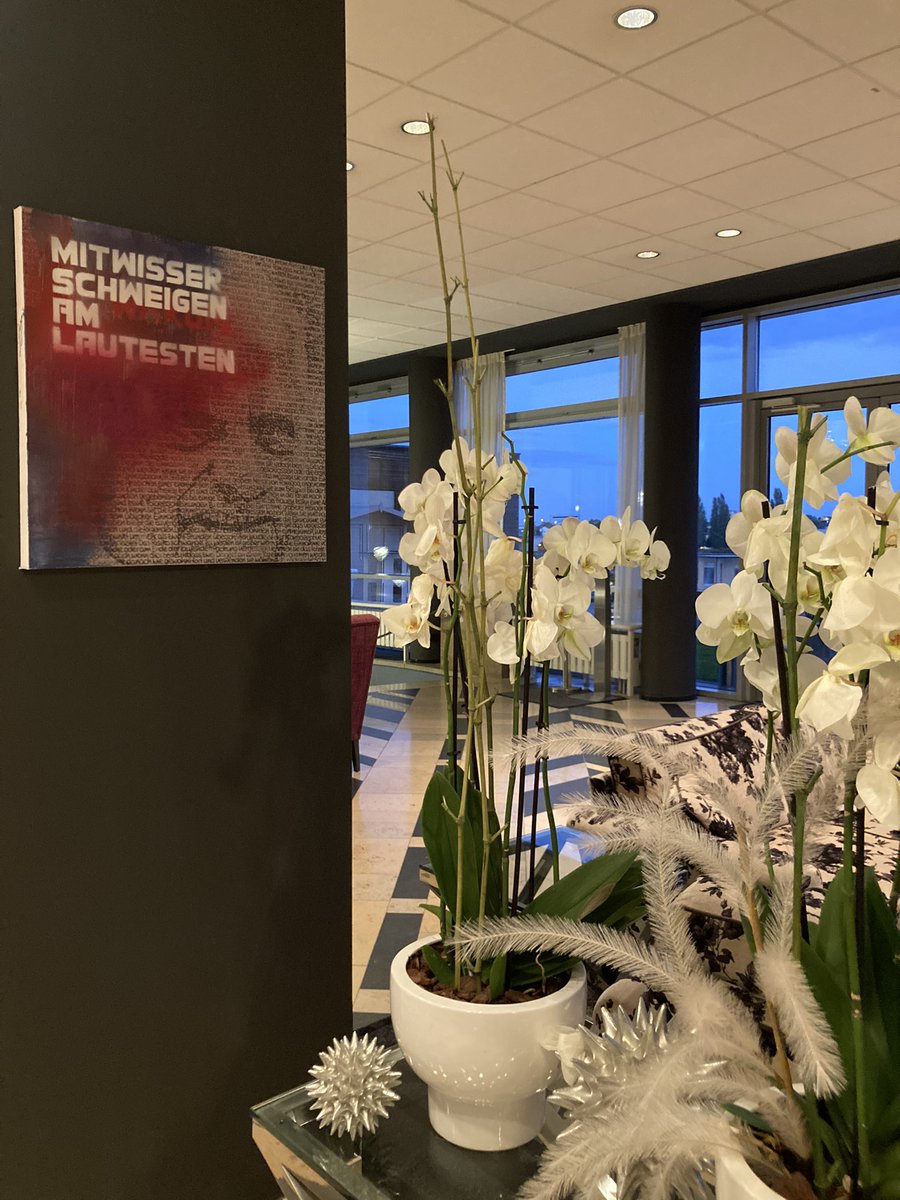 galeriesassen's tweet photo. Kurzer Besuch im AMERON Hotel Königshof in Bonn. Immer wieder schön, so nah am Rhein. @AmeronHotels #bonn #galerieluziasassen #ameronkönigshof @ameronkönigshof #saxa @galeriesassen https://t.co/OTMCbv26VL