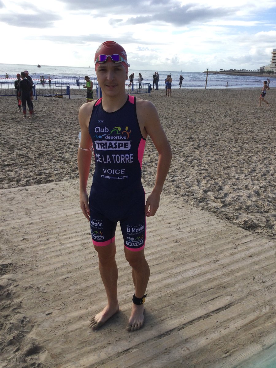 Triaspe_Aspe's tweet photo. Excelente y a su vez, sufrida actuación de nuestro triatleta Pedro de la Torre que disputó en Alicante el último triatlón sprint autonómico de la temporada, quedando en 2° lugar en su categoría Junior y 7º de la general donde hubo una participación de mas de 125 triatletas. https://t.co/1HdaqnNpLG