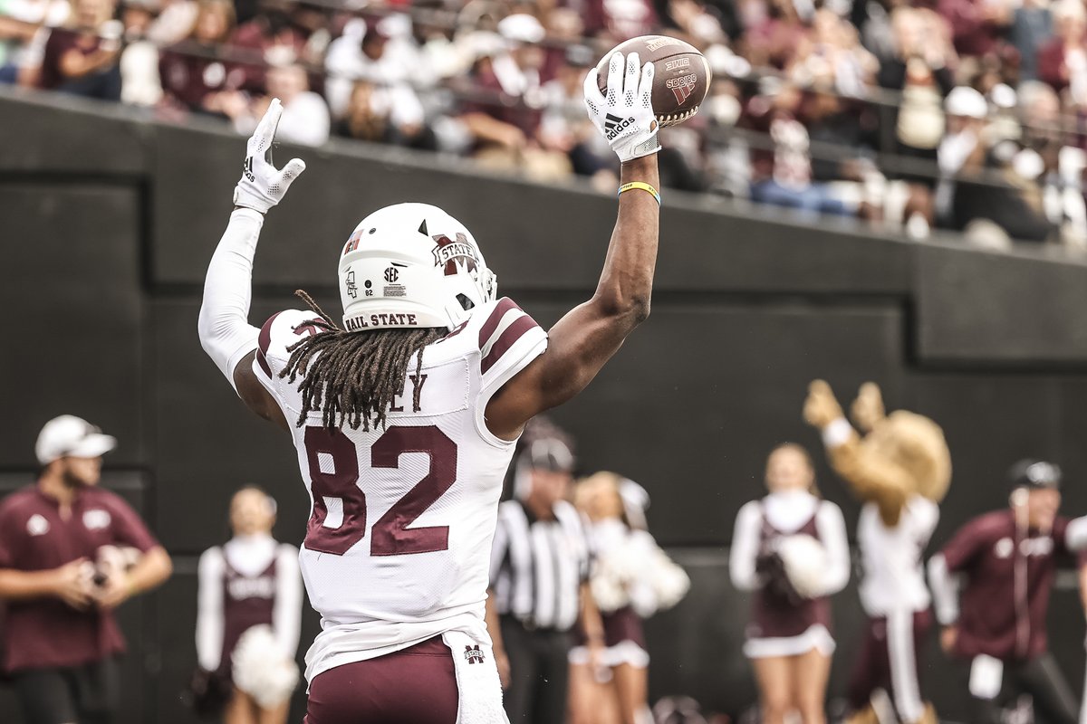 Rufus Harvey's first career TD catch is a 6 yd pass from Will Rogers. #HailState🐶

Mississippi State 24 - Vandy 3