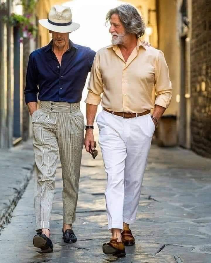 ScreenMix's tweet photo. كبار السن في إيطاليا 🇮🇹 https://t.co/cNL7MNBFvF