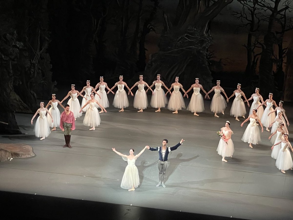 manhattnik's tweet photo. I really thought I was too old and jaded to have my cold dead heart destroyed by Yet Another Giselle but here we are. #trenary #GISELLE #ABT #ballet https://t.co/Ql4K0dY1Yq