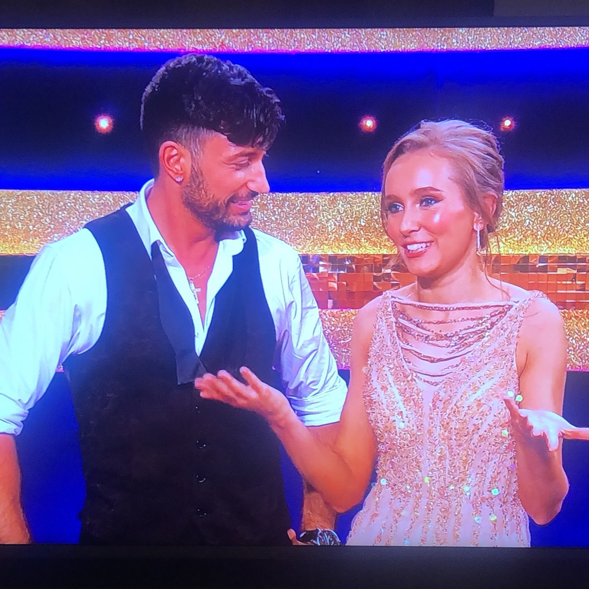 Becca 🌸 tweet media