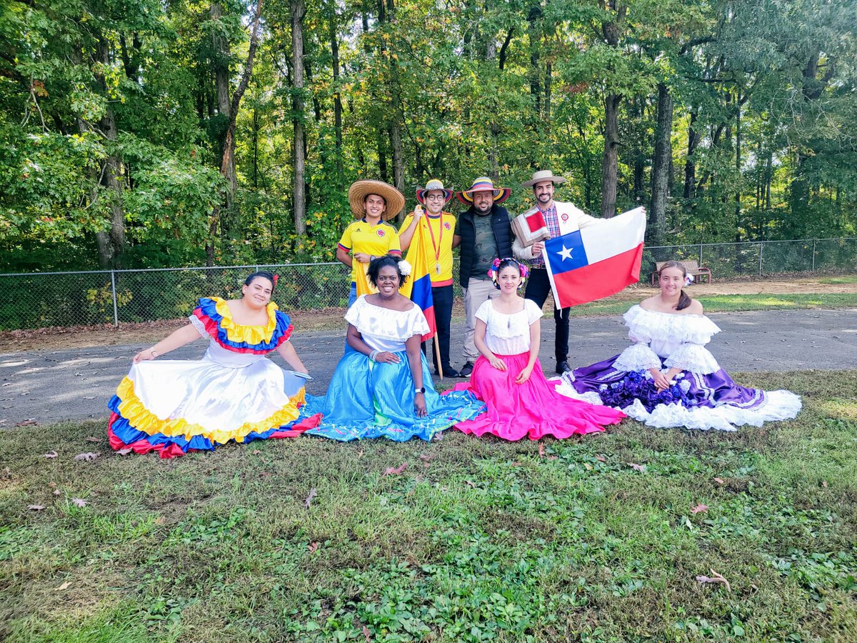 Spanish Immersion Team 2021-2022. We had a fantastic time in the Spanish Heritage Parade of Southwood Elementary School #participatelearning