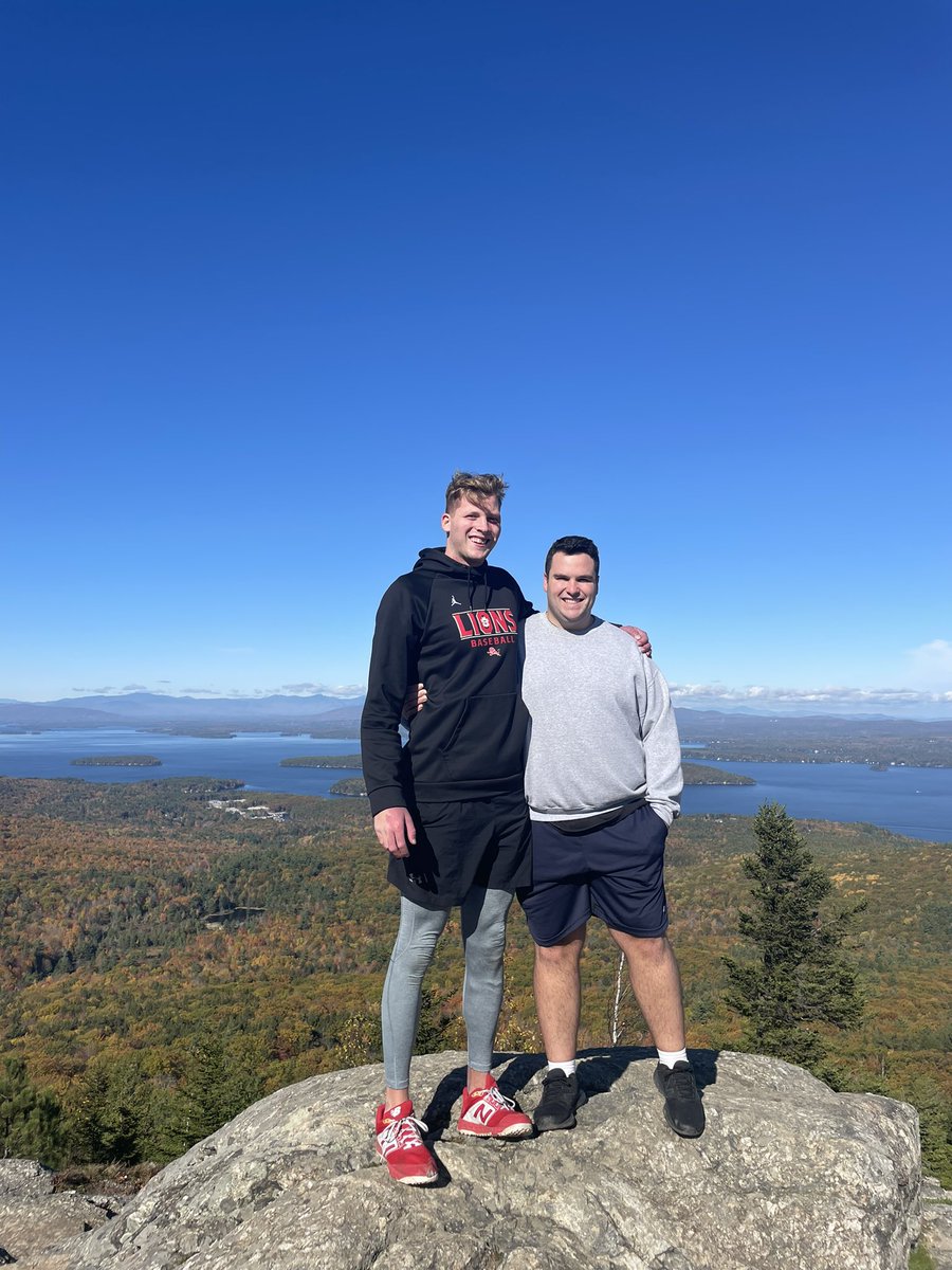 shark_throwing's tweet photo. Getting in touch with nature today  with a nice little hike up Mt. Major!!!Felt nice to give the gym a break and take in this beautiful air up here in New Hampshire ⚡️ https://t.co/PAHZnimbTW