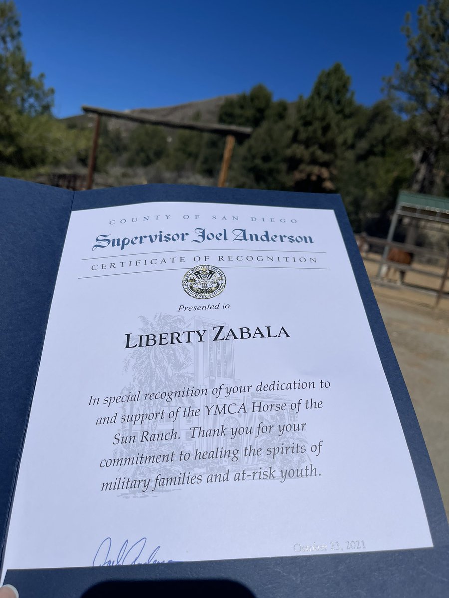 LibertyZSimmons's tweet photo. Honored to emcee the Grand Opening of @asysandiego #HorseOfTheSunRanch Fall Festival! Thanks to Senator @joelandersonca for presenting me w a @CountyofSanDiego certificate of recognition. Proud to support the #ASYMCA w everything they do to serve the military & their families. https://t.co/fod1dE6XaK