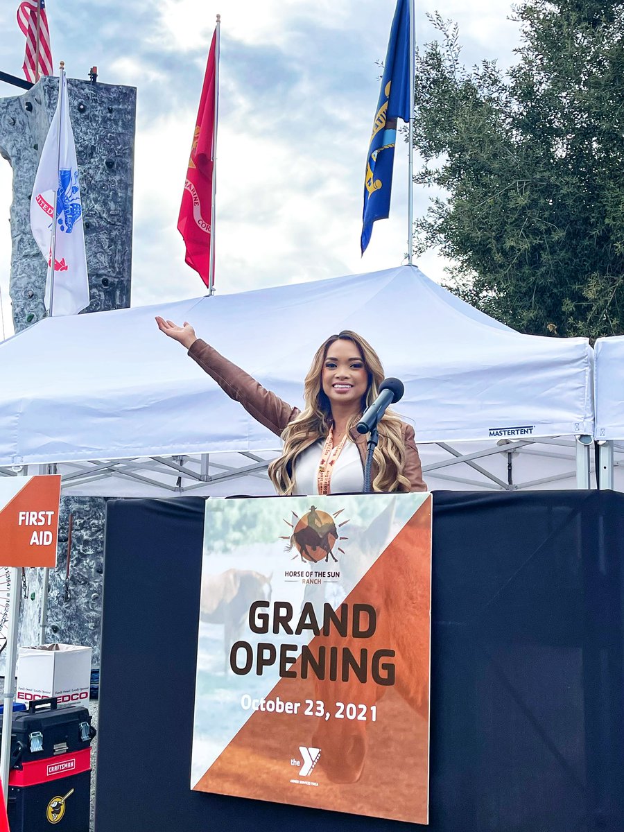 LibertyZSimmons's tweet photo. Honored to emcee the Grand Opening of @asysandiego #HorseOfTheSunRanch Fall Festival! Thanks to Senator @joelandersonca for presenting me w a @CountyofSanDiego certificate of recognition. Proud to support the #ASYMCA w everything they do to serve the military & their families. https://t.co/fod1dE6XaK