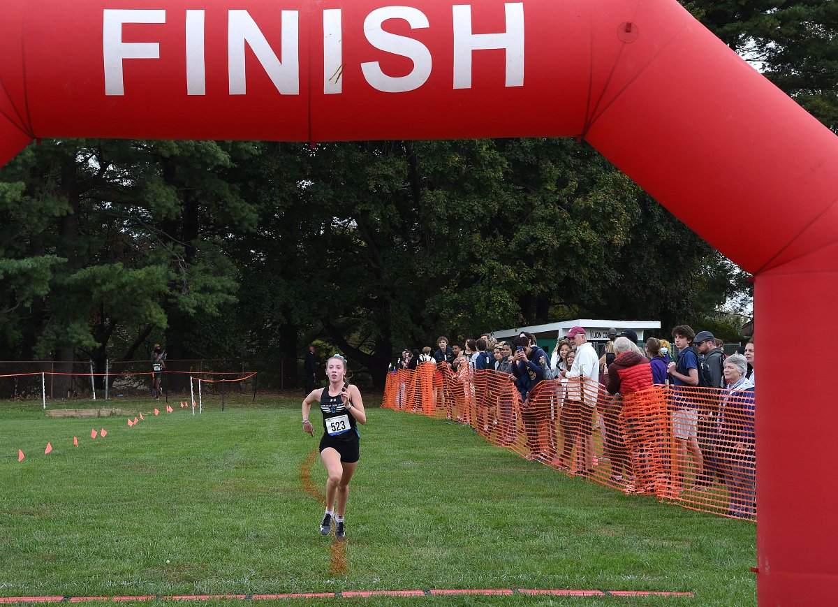 Catonsville's Hallie Shepard, Dulaney's Ty Dailey win individual cross country championships. Dulaney boys and Hereford girls capture team titles PHOTOS, STORY: bit.ly/3BdBPDH