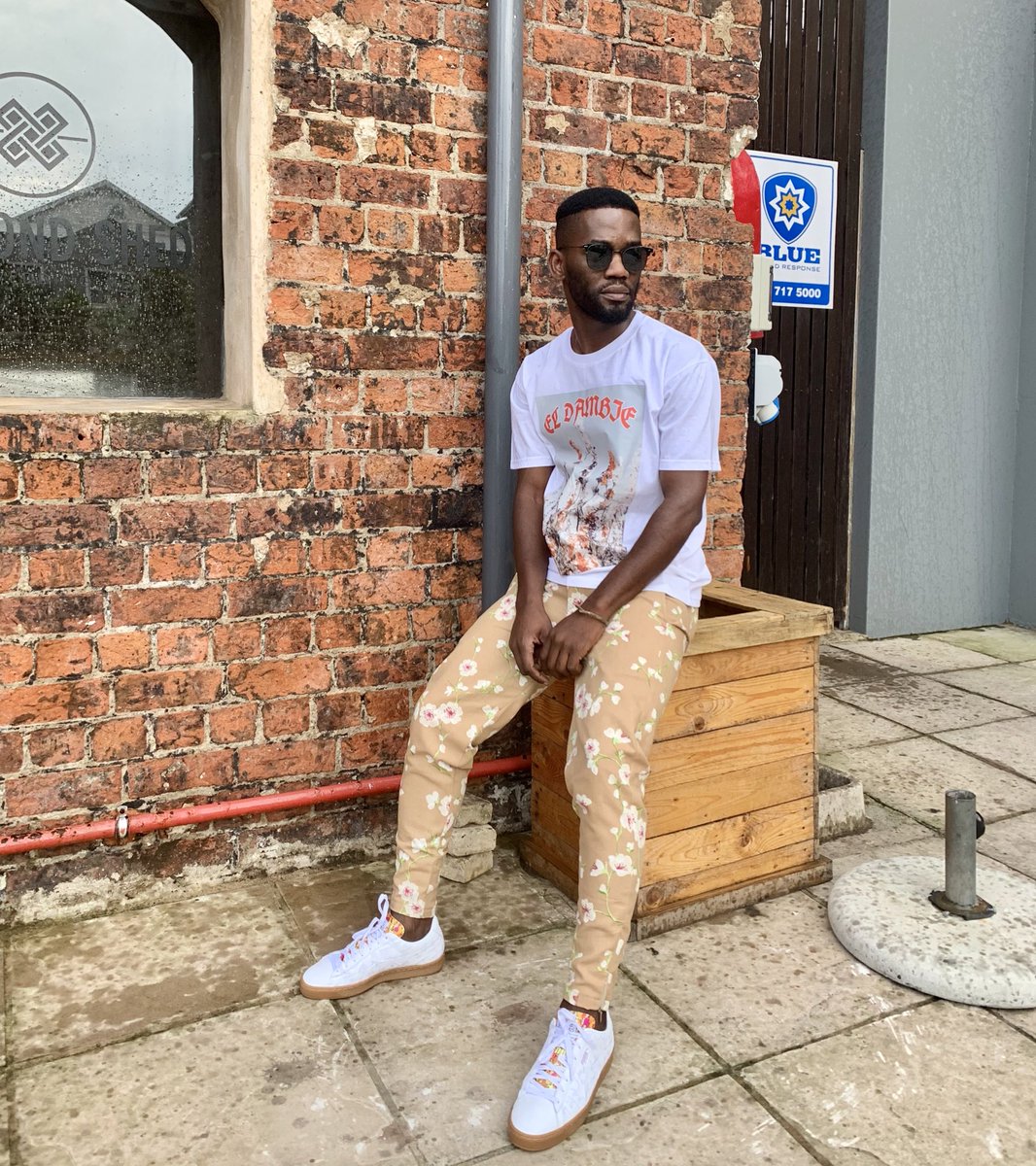 El_Dambie's tweet photo. Where flowers Bloom, so does HOPE👖👕 @el_dambie @eldambie_style  (Glow in the darkness Collection) https://t.co/OWIR8ciFmW
