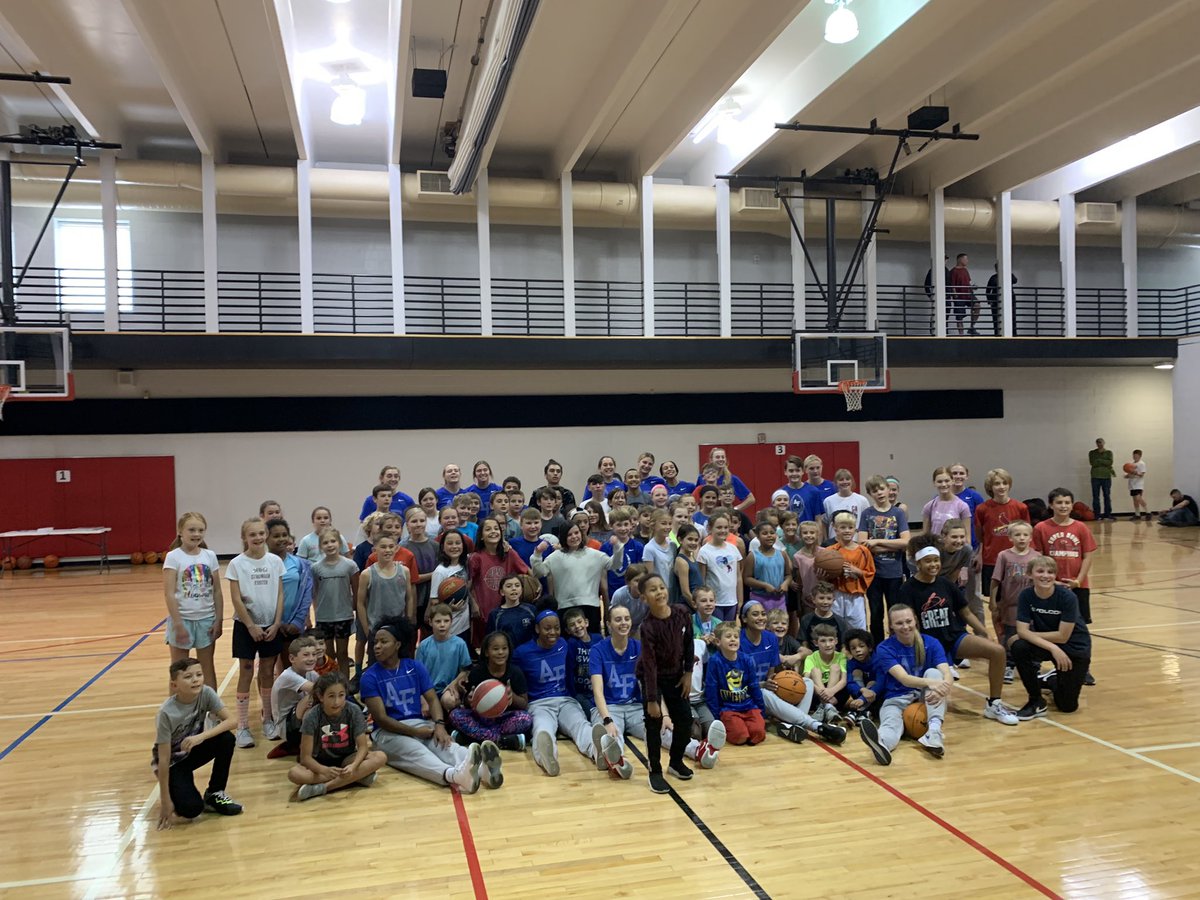 jeslyons's tweet photo. Always a treat to share the court with @AF_WBB. Thanks for helping these @ppymca Jr Falcons get ready for the season! #gofalcons #letsfly https://t.co/BKtvXRLKpa