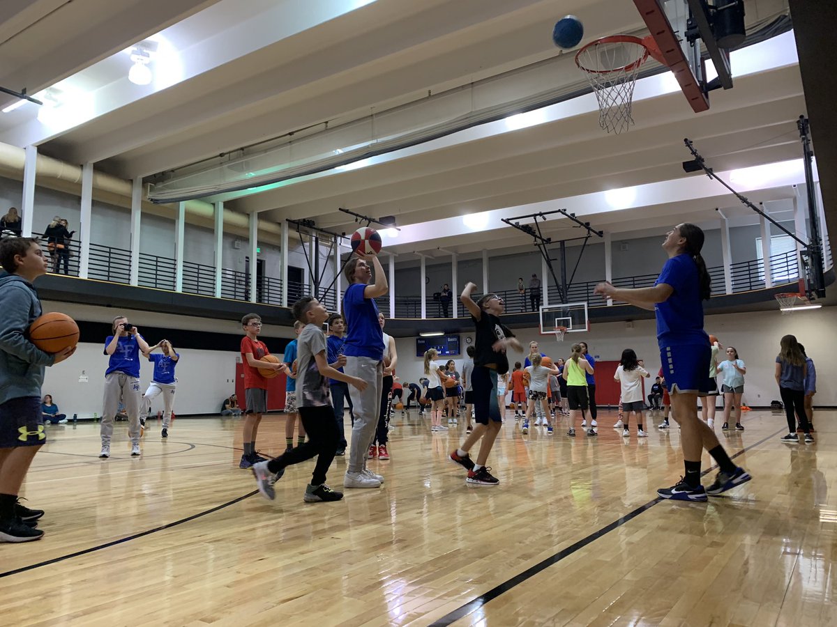 jeslyons's tweet photo. Always a treat to share the court with @AF_WBB. Thanks for helping these @ppymca Jr Falcons get ready for the season! #gofalcons #letsfly https://t.co/BKtvXRLKpa
