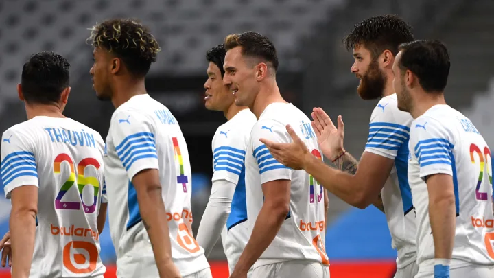 lnstantFoot's tweet photo. Ce soir, c'est le Classique ! 🔥

🔄 Si tu vas supporter l'OM
❤️ Si tu vas supporter le PSG https://t.co/W64L2xz1J9