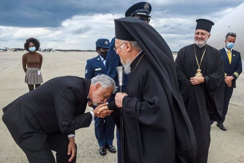 Άφιξη του Οικουμενικού Πατριάρχη Βαρθολομαίου στην Ουάσινγκτον. Ο Πατριάρχης θα μείνει στις ΗΠΑ ως τις 3 Νοεμβρίου. Η δωδεκαήμερη επίσκεψη είναι ιστορικής σημασίας, με σταθμούς την Ουάσινγκτον, την Πενσυλβάνια, τη Δυτική Βιρτζινια, την Ιντιάνα και τη Νέα Υόρκη.