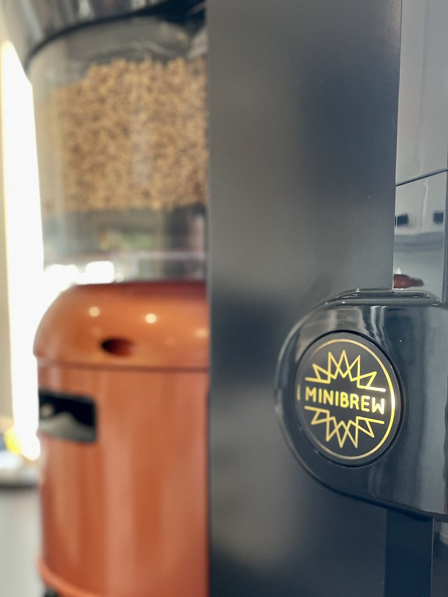 Silkjaer's tweet photo. Icelandic Pale Ale is now fermenting and crackers made from some of the left over grain. #minibrew @MyMiniBrew https://t.co/m1TUfIZ2Qk