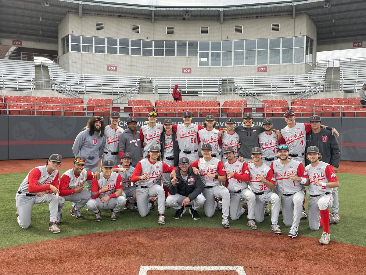 B_Gumbo30's tweet photo. Proud of these guys taking home the Scarlet &amp; Gray Series! 

Fun group to manage and compete with! Winners! 

Gray Squad - Champs!! 🏆

#TryEasier 💉🩸 https://t.co/JoztzJzXJI