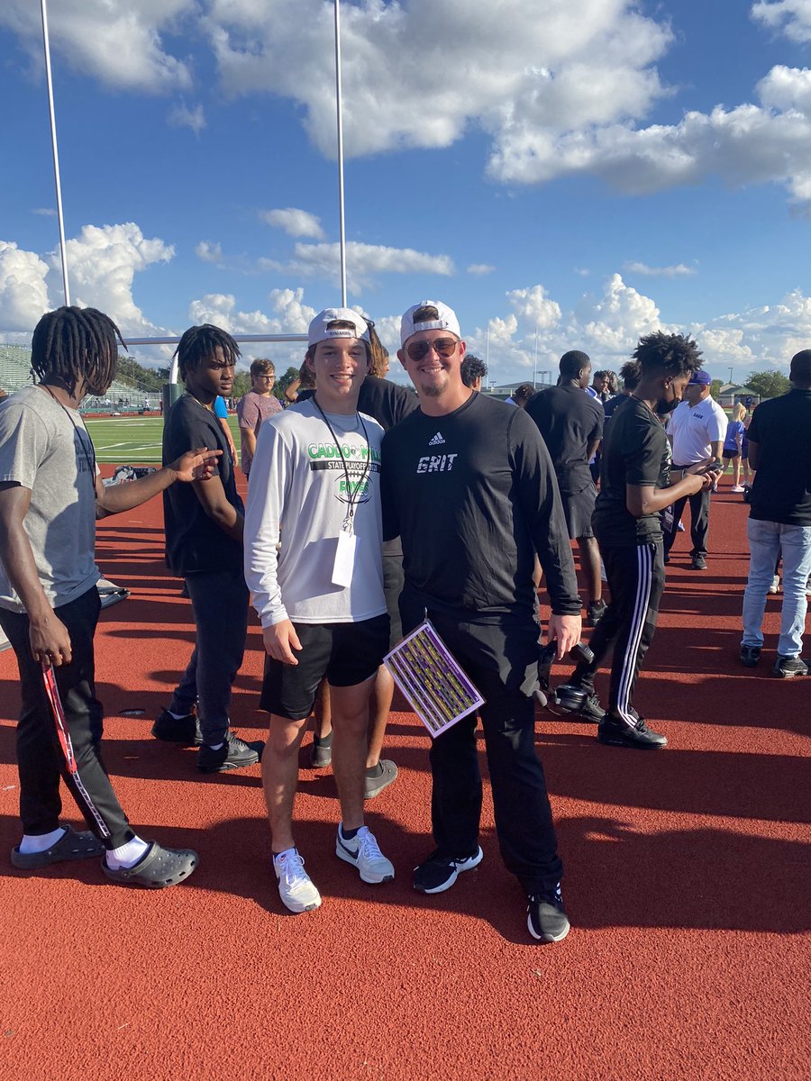 cadenlemmon's tweet photo. I Preciate @isaacanzaldua35 and @coach_paramore for having me for a game day visit!! Hope to have many more! https://t.co/o88QHUvj7I
