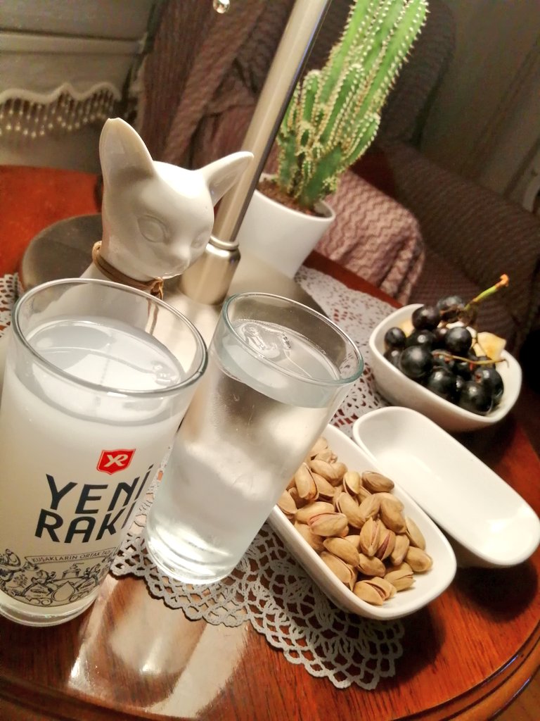 engincevirgen's tweet photo. “Güzel şeyler zaman alır dedik, zaman güzel şeyleri aldı.”
#geceyenotum #pazar #rakı #rakıgecesi #keyfimce #dinlence https://t.co/TZRPEkJo80