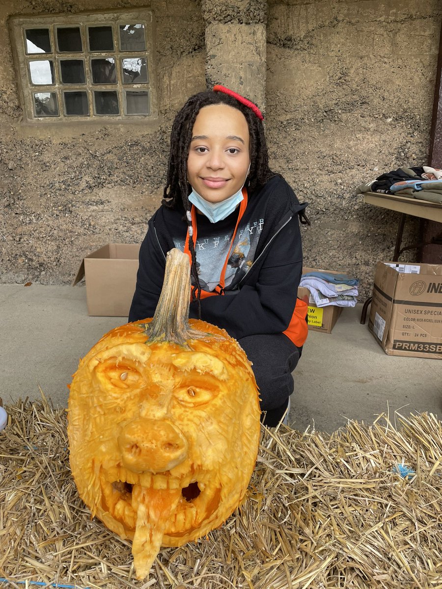 CBcdaly's tweet photo. Pumpkinfest back at the Moravian Tile Works 🎃👻 -national Art honor society students carved pumpkins inspired by the theme “Animals Attack”. @CBSouthHS @CBSDSchools
@CBCaresEF https://t.co/EKaB1vGSpY