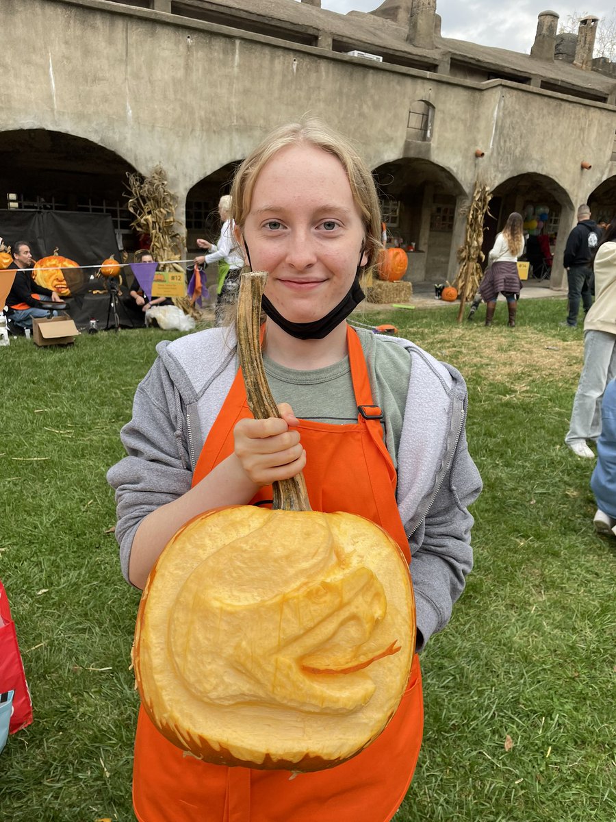 Pumpkinfest back at the Moravian Tile Works 🎃👻 -national Art honor society students carved pumpkins inspired by the theme “Animals Attack”. <a href="/CBSouthHS/">CB South</a> <a href="/CBSDSchools/">Central Bucks SD</a>
<a href="/CBCaresEF/">CBCaresEF</a>