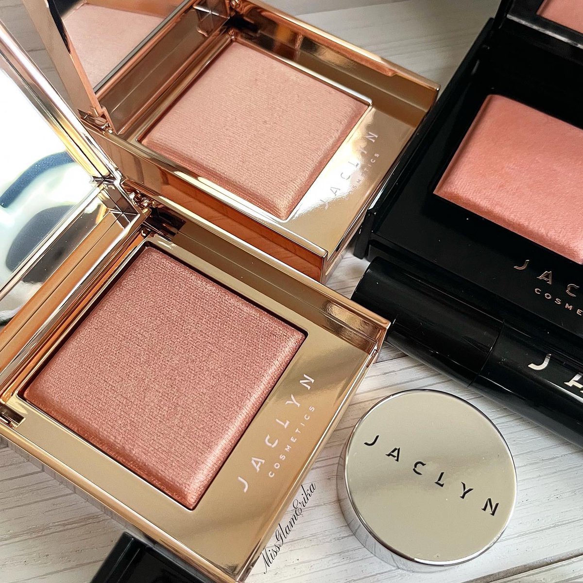 I’m obsessed!! Just take all my money! Lmao 
<a href="/jaclyncosmetics/">Jaclyn Cosmetics</a> <a href="/Jaclynhill/">kyla</a>