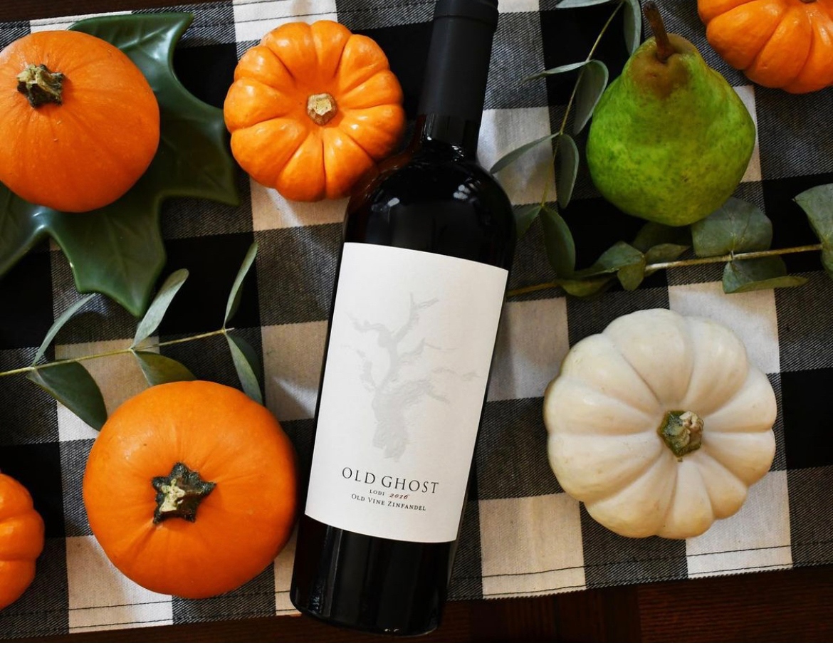 KlinkerBrick's tweet photo. What better way to capture that cozy fall feeling than with harvest classics, like a hearty stew, paired with #OldGhost #Zinfandel. This truly is the perfect wine for a chilly fall night.
#oldghostoctober #lodiwine #oldvine #fallwine https://t.co/zubYI5nyrA