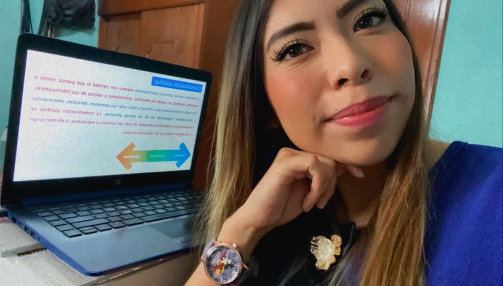 M_URESTIF's tweet photo. #SNTEporLosDerechos 🕊

🔴 Invitar a los padres 👨‍👩‍👧  a observar conducta y aprendizajes de sus hijos 👦👧 para coadyuvar en la formación 👉llamado de experto a docentes durante webinar #SNTE 📚 @CNDH 🕊 "Estrategias para generar la corresponsabilidad” en el núcleo familiar 👨‍👩‍👧‍👦 https://t.co/ENyPtY001y