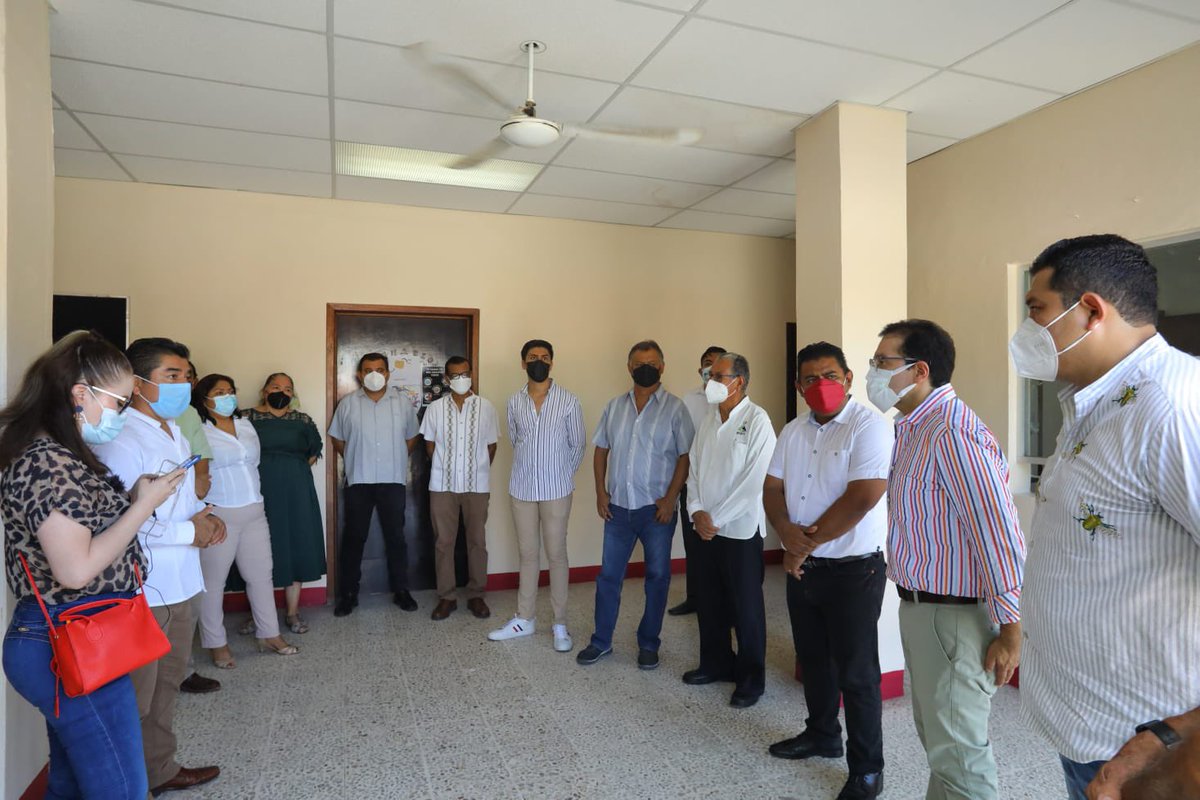 LuisAntoRamirez's tweet image. En #ElEspinal #Oaxaca, inauguramos la unidad médica del @ISSSTE_mx, que beneficiará a más de 3,500 derechohabientes. Agradezco al Pdte Mpal @HazaelMatus, por su apoyo en la donación del espacio físico que permitirá dignificar la atención del servicio de salud. @lopezobrador_