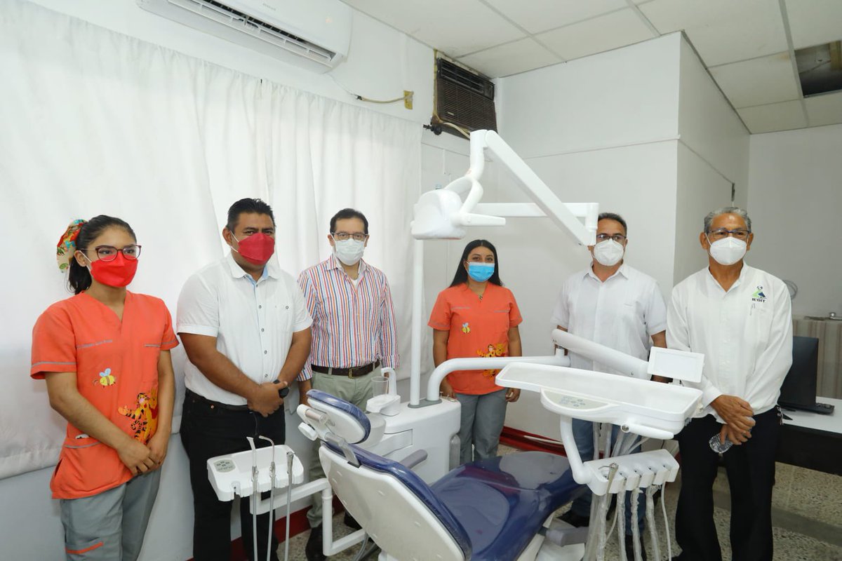 LuisAntoRamirez's tweet image. En #ElEspinal #Oaxaca, inauguramos la unidad médica del @ISSSTE_mx, que beneficiará a más de 3,500 derechohabientes. Agradezco al Pdte Mpal @HazaelMatus, por su apoyo en la donación del espacio físico que permitirá dignificar la atención del servicio de salud. @lopezobrador_