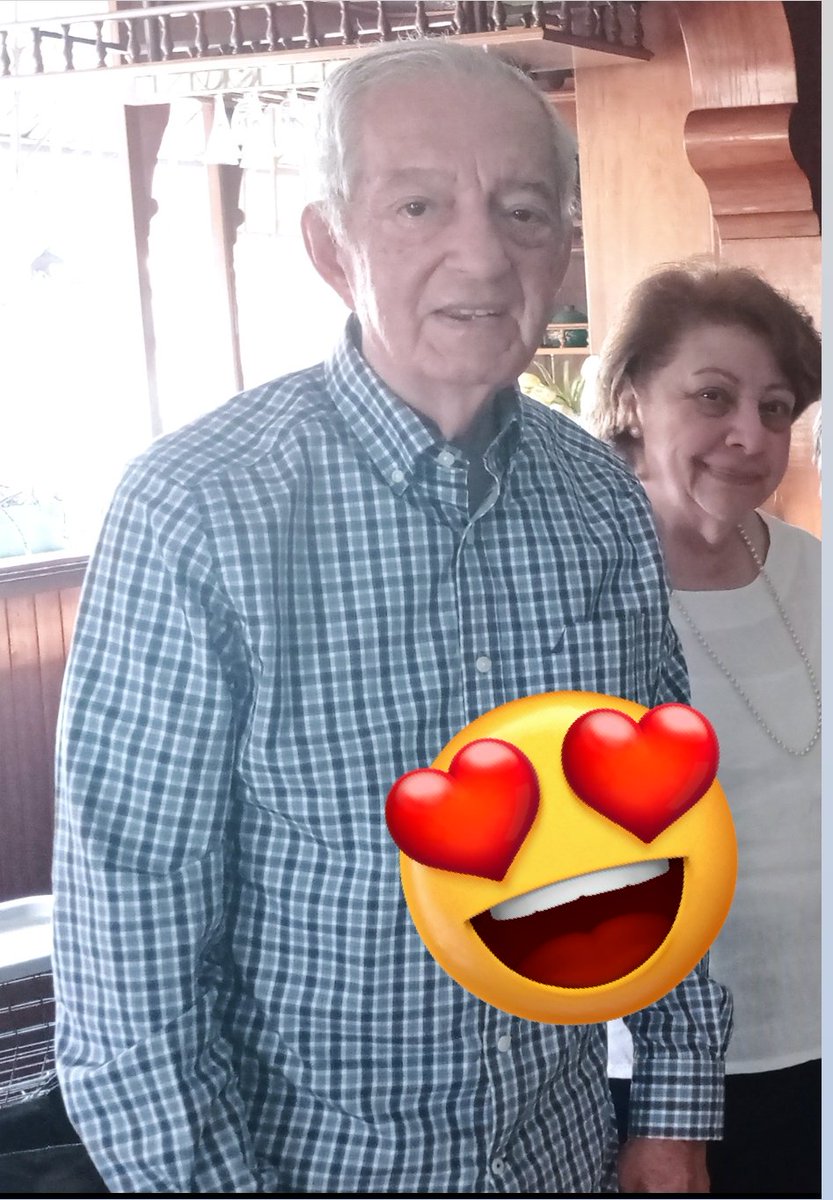 Cuando yo decía que mi papá era mi héroe, no tenía idea de la grandeza de su fuerza. Hoy a sus 85 años me está demostrando el verdadero significado de la palabra luchar, no solo es mi héroe, es mi mayor orgullo y ejemplo. Seguimos en oración, lo vamos a lograr 💪🙏🏾 <a href="/MuniraMunoz/">Munira Muñoz</a>