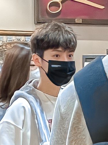 luhansbody's tweet photo. so cute 😭😭😭 https://t.co/DGrUywZHYi