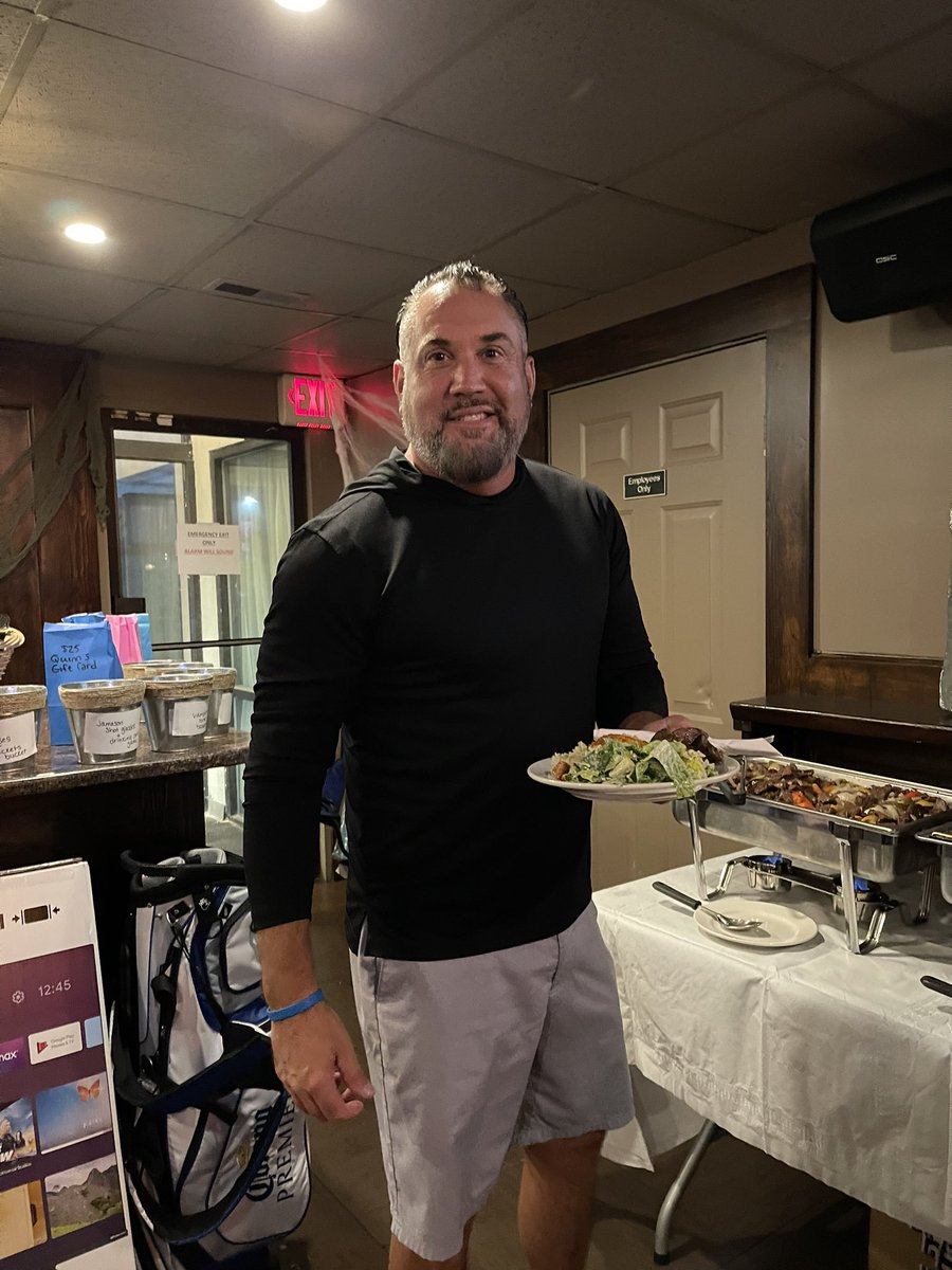 We’re still going! Come down to 
@funkymurphys for raffles, beer, food, and truly boring golf stories