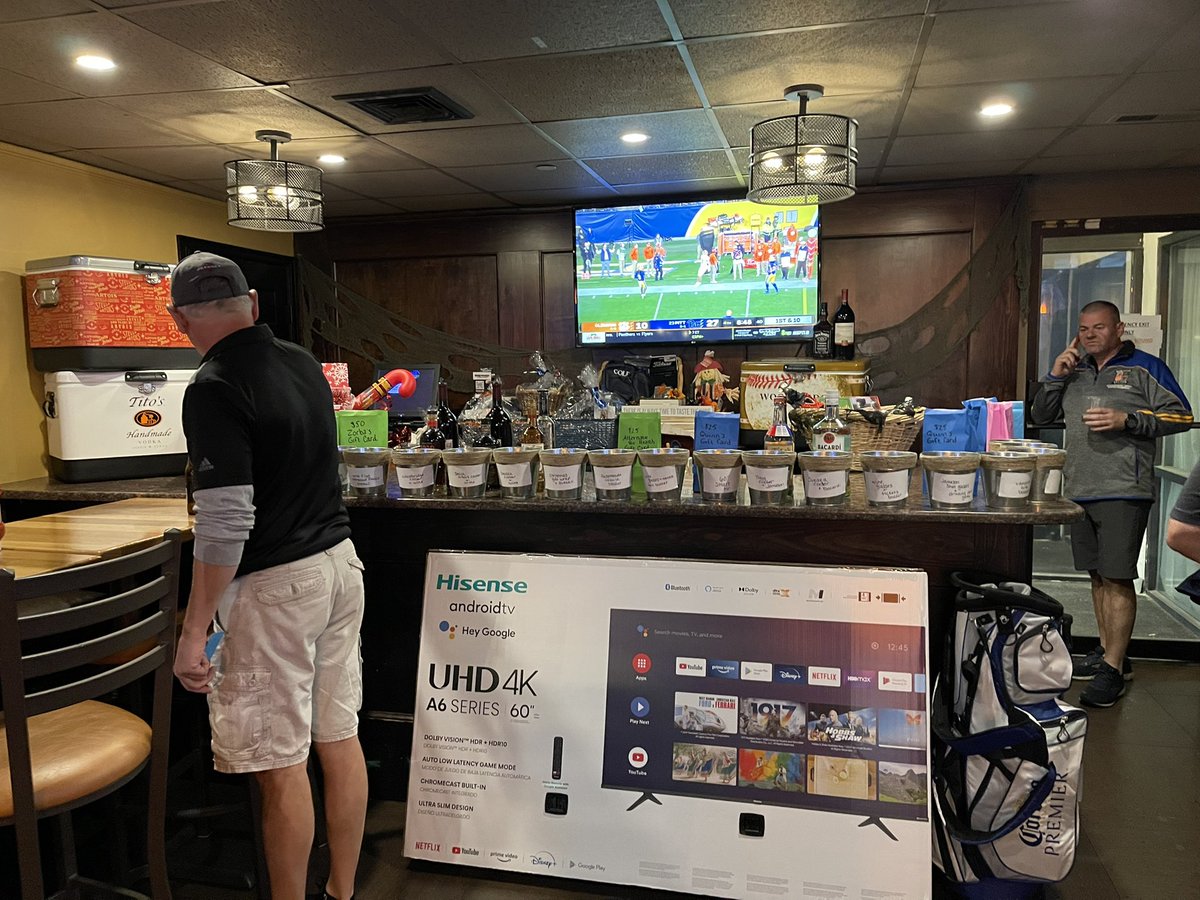 Worc_Fenians's tweet photo. We’re still going! Come down to 
@funkymurphys for raffles, beer, food, and truly boring golf stories https://t.co/ny0tmFAMmu