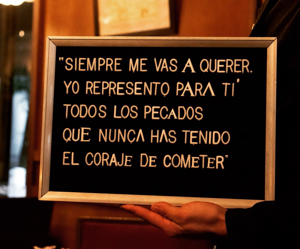 DoppelBar's tweet photo. “Siempre me vas a querer. Yo represento para ti todos los pecados que nunca haz tenido el coraje de cometer.” Oscar Wilde
•
La noche invita, el bar seduce, el Doppel enamora! Venís?
•
#ElPoderDeDoppel
#NadaComoDoppel
•
#BeberExtraordinario
#DondeSiNo
#SoloEnDoppel https://t.co/amxzxOZ3AF