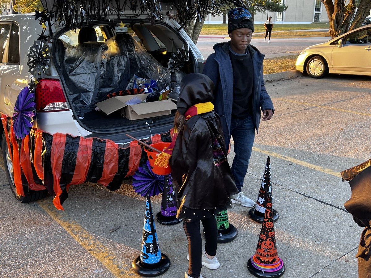 BurkeDECA's tweet photo. Yesteday’s Trunk-or-Treat was a HUGE success! It was SO much fun seeing all the games, costumes, students, and families. 

Congrats to Megan K and Maddy R for earning Best Design for their “Great Pumpkin” game. https://t.co/AJG6uT7N8O
