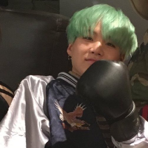 suulboong's tweet photo. #아미트친소̆̈ 
윤기랑 태형이 조금 더 조아하구.. 포카에 진심이구… (중학생부터)
콘서트 간다면 동행도 해줄 착한 암희 구해여
앑맘 잡아요오 https://t.co/1boehbFtap