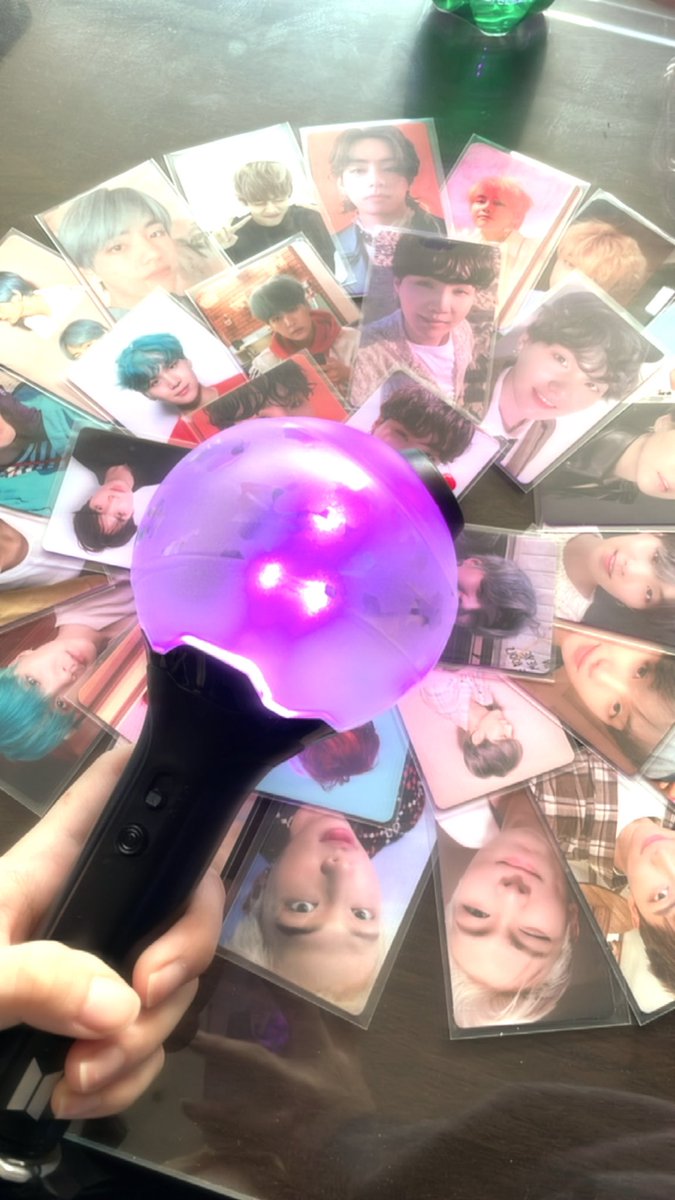 suulboong's tweet photo. #아미트친소̆̈ 
윤기랑 태형이 조금 더 조아하구.. 포카에 진심이구… (중학생부터)
콘서트 간다면 동행도 해줄 착한 암희 구해여
앑맘 잡아요오 https://t.co/1boehbFtap