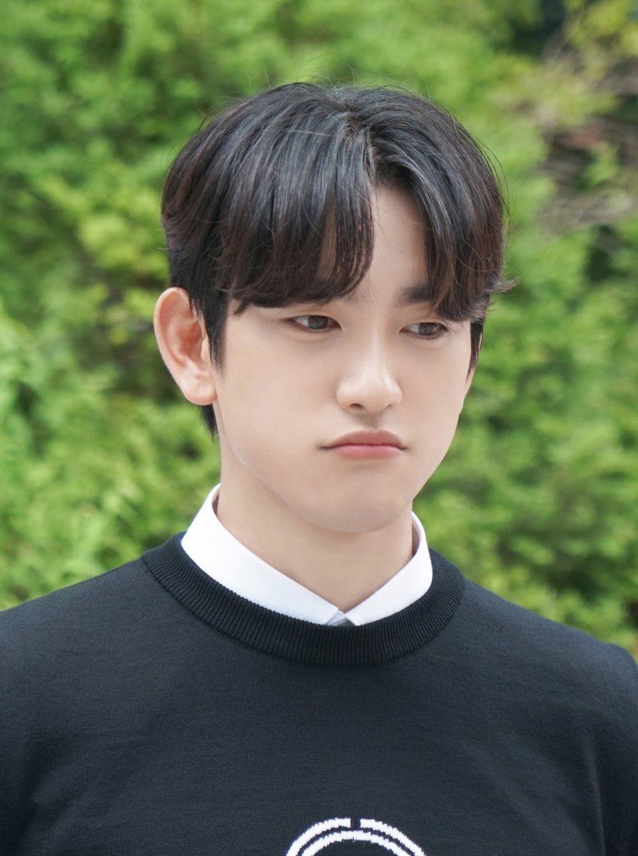 pyncyj's tweet photo. 😭😭😭 JY YJ 🤏🤏🤏 https://t.co/Di3QKJOZnz