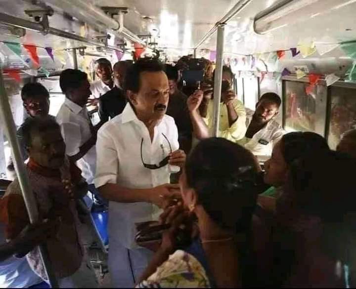 jegathessanchai's tweet photo. முதல்வரே.. நீங்க வருவீங்கனு எதிர்ப் பார்க்கவே இல்ல..?
பஸ்ல கலர் கலரா பேப்பர் ஒட்டிருக்கும்போதே தெரிய வேணாமா..😂😂😂
#copeid
@DrSenthil_MDRD @rajiv_dmk
@mkstalin https://t.co/sQC7nfni4n