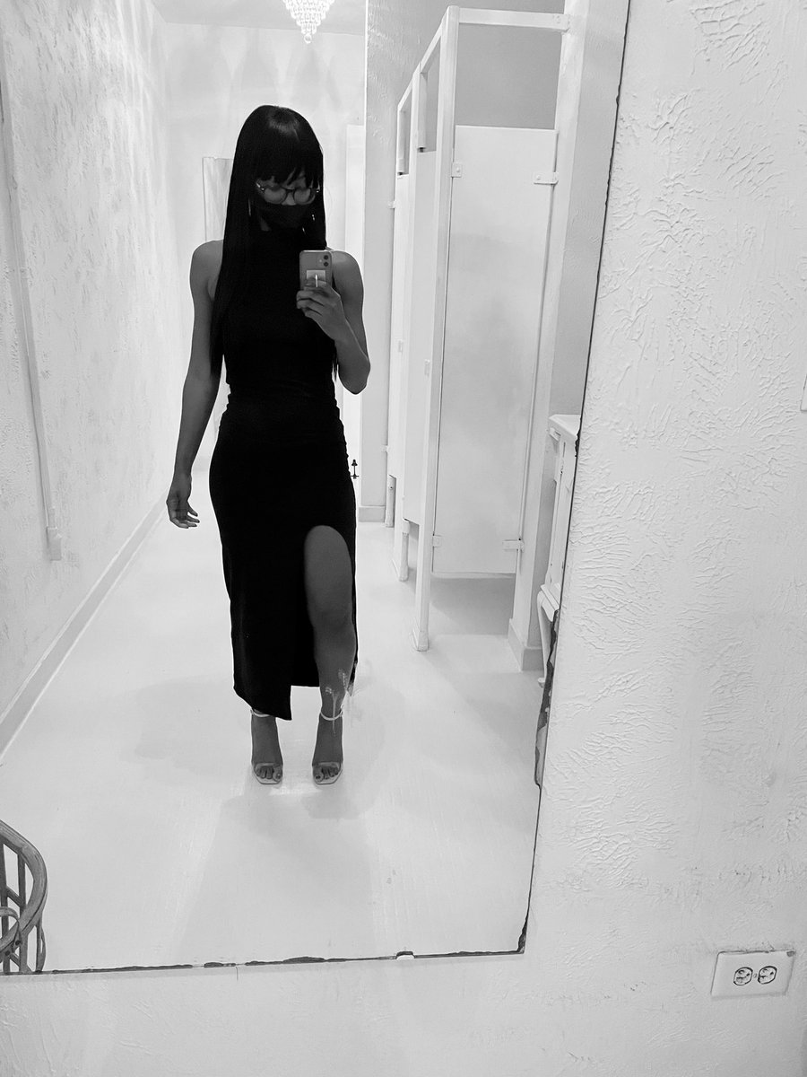 BmoreBeloved's tweet photo. Slim Thick Saturday:
Wedding tingz π
#FromthisDavisforward #Carolinafam #whatwaist https://t.co/g3gJZ8mO3Q