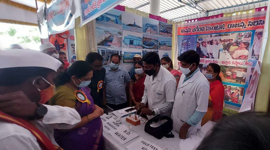 mb_telangana's tweet photo. Hon Smt.M.G.Priyadarshini, District Judge, Karimnagar visited #MissionBhagiratha ’s stall setup to create awareness on MB water at Legal Services camp conducted by @Collector_RSL 

A live demo was given on how our water are safer than RO water.
@SmitaSabharwal @DayakarRao2019 https://t.co/H3ovpaBW75