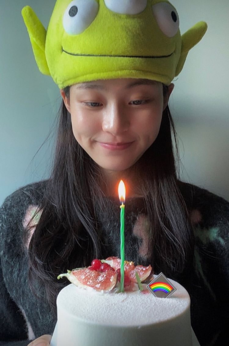 lskgallery's tweet photo. happy sookyung day !! <3 https://t.co/ueqlkQOgbJ