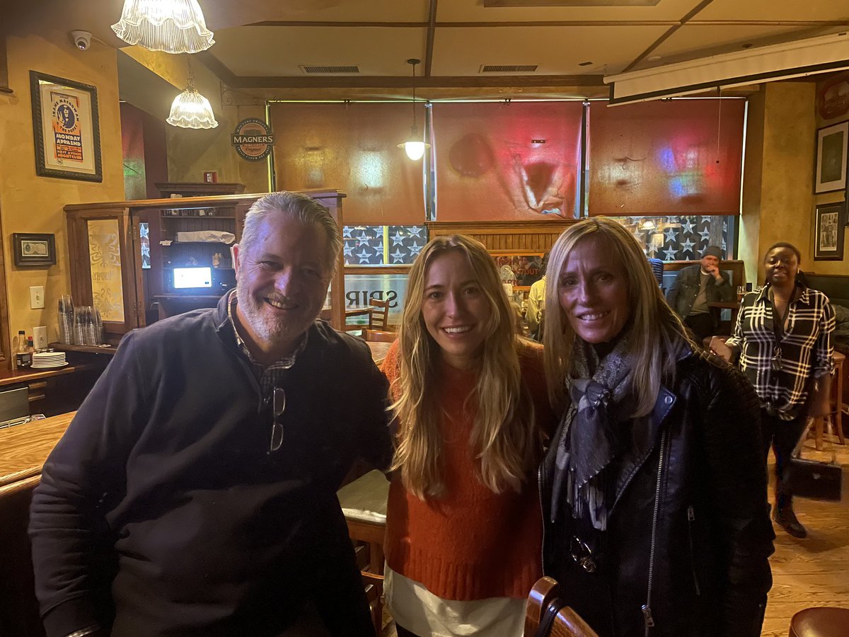 Devinesolution4's tweet photo. @Lauren_Daigle 
Hi Lauren,
Thanks for a wonderful visit and an amazing concert in Minneapolis!!
You are doing wonderful work to make the world a better place.  Thank you!!
Pat &amp; Kathy Devine https://t.co/z6xEkMVXUs