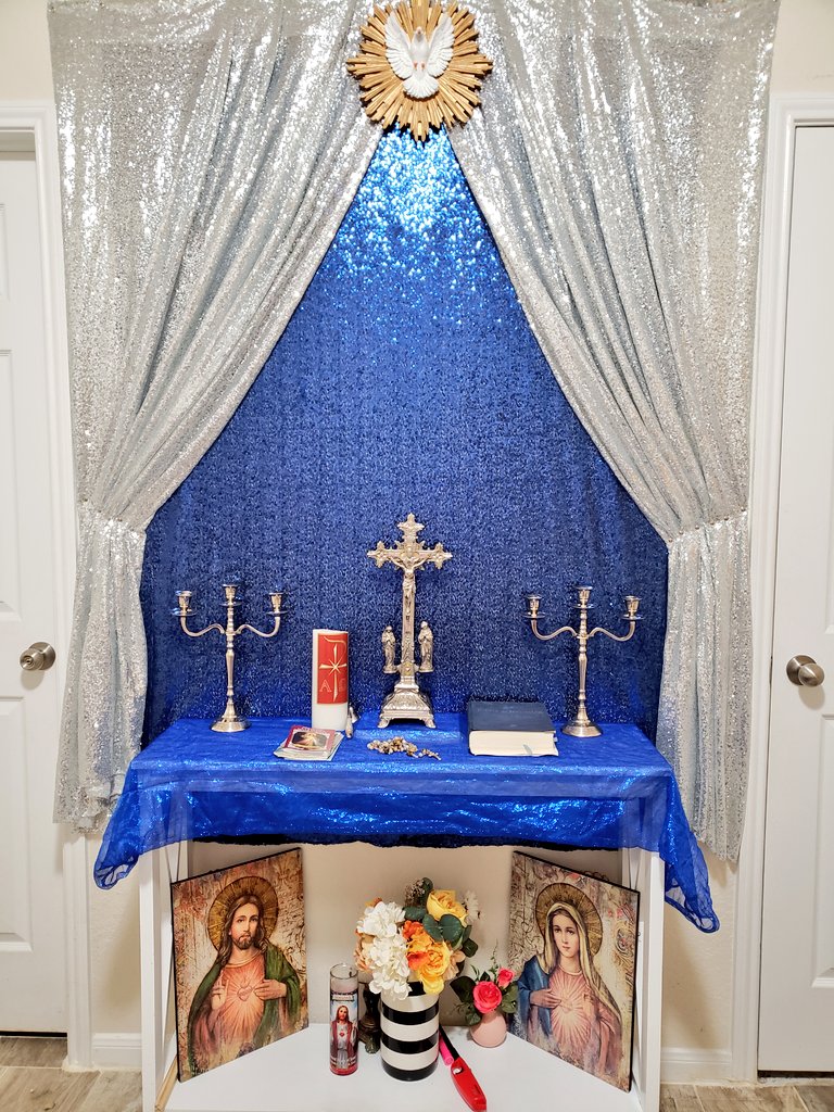gonzob1ue's tweet photo. But when you pray, go into your inner room, shut your door, and pray to your Father, who is unseen. And your Father, who sees what is done in secret, will reward you. Mt 6,6 #vivaCristorey #Homealtar https://t.co/AHbbMfPxjm