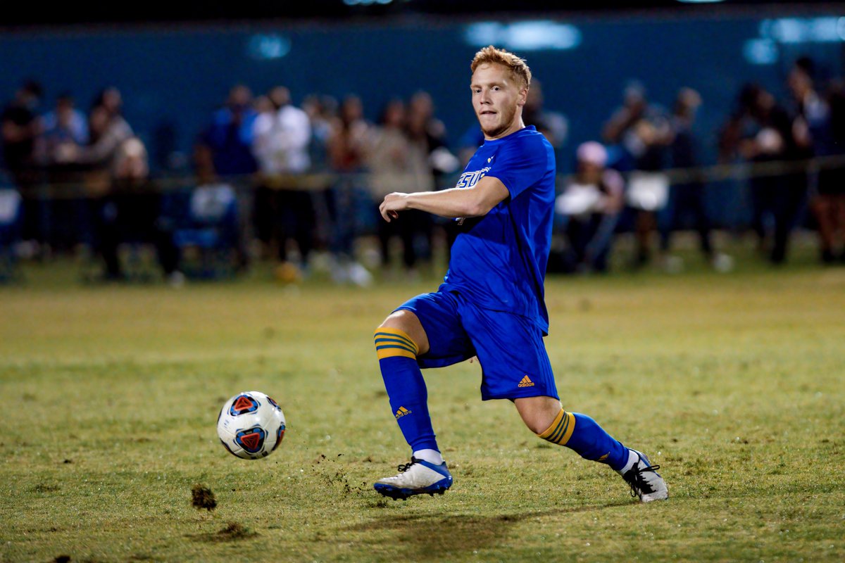csub_msoccer's tweet photo. Same starting XI for @csub_football - built by @BerchtoldCo - for tonight's crucial contest @ucsdmsoc #RunnersOnTheRise #GoBako 

Stream all the action live on @ESPNPlus or follow along on https://t.co/DJjti6yETu @CSUBakersfield https://t.co/Bo4KJRrZyi