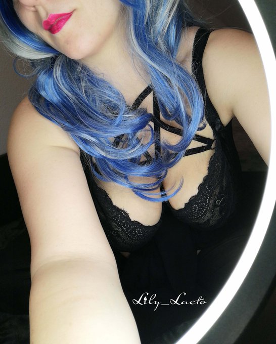 Hi guys, are you ready for my custom vid area? Then take a look on my MV https://t.co/kBbfuoiMAa  and<a href="/tag/bigboobs"class="tags"><span>#bigboobs</span></a><a href="/tag/milking"class="tags"><span>#milking</span></a><a href="/tag/customvids"class="tags"><span>#customvids</span></a><a href="/tag/milkymilf"class="tags"><span>#milkymilf</span></a>