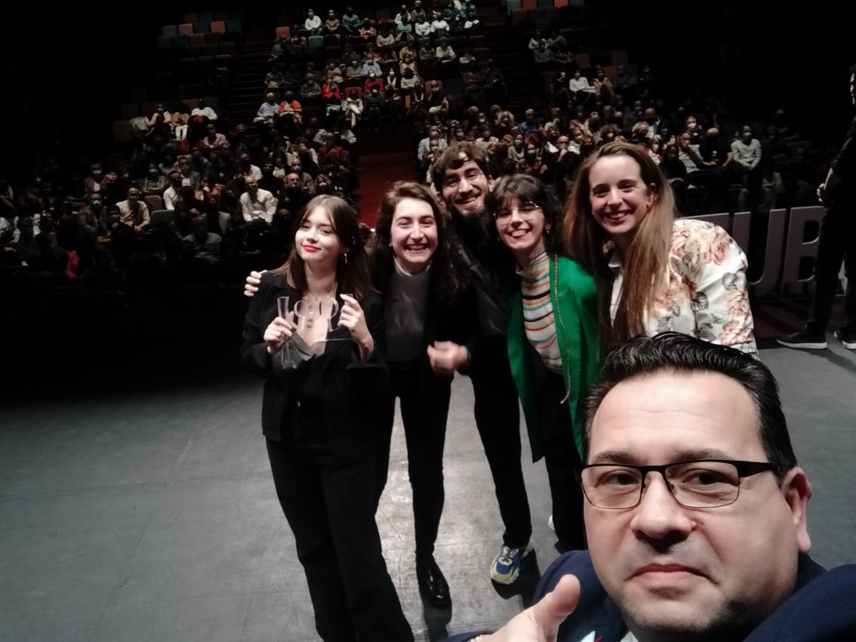 PacoRivero_'s tweet photo. 📌 "El entorno es definitivo para que nos atrevamos a convertir nuestros sueños en realidad"

👏 "@octubrecorto genera un entorno a favor en el que acompañan a al #JuradoJoven en su formación y les permiten SER esas personas que realmente sueñan SER"

✅ @irjjuventud subvenciona https://t.co/X9K7P3PJ4n