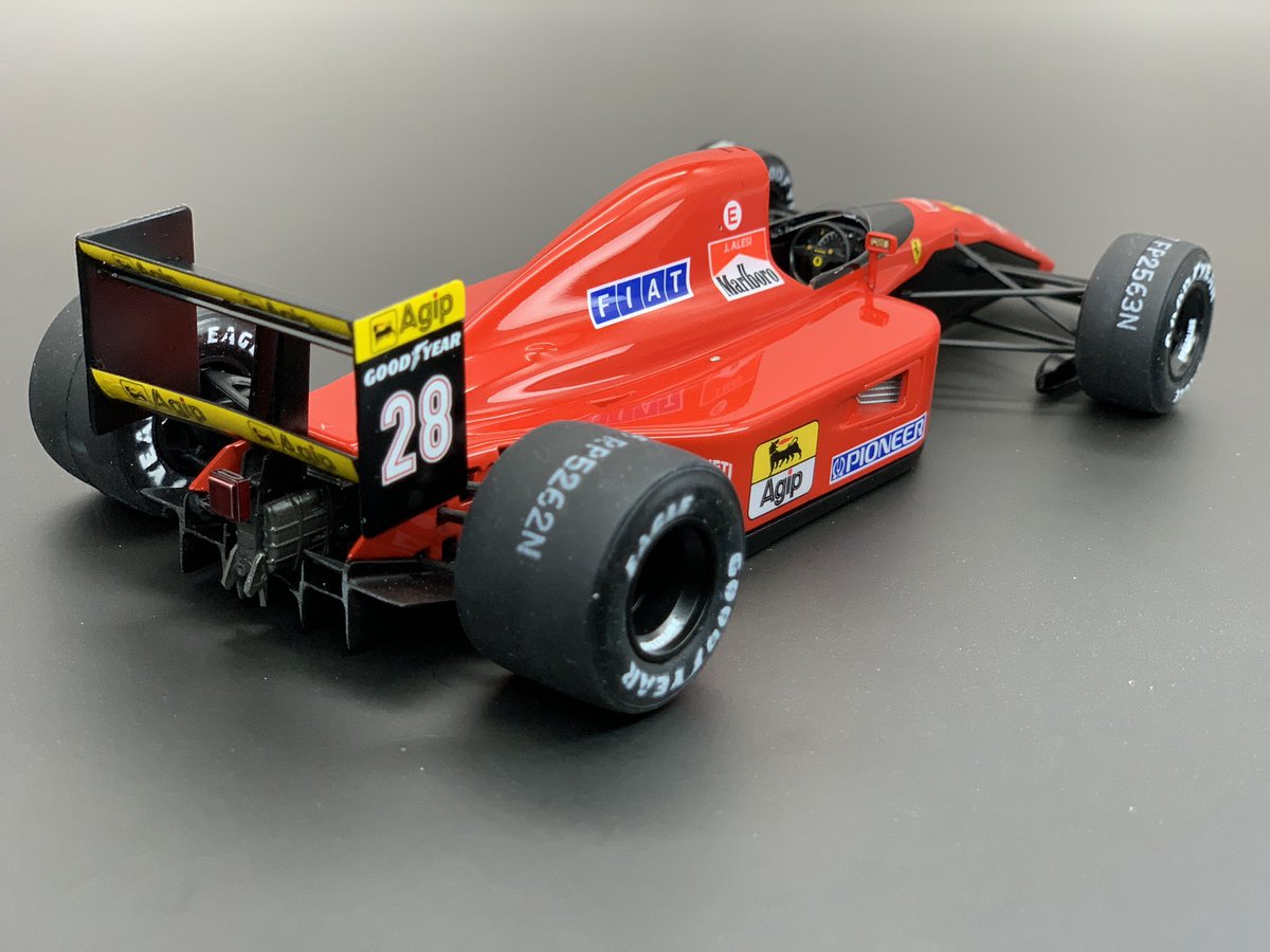 モデラーズ1/24フェラーリ643 デカールで手間取りましたが、やっと形に