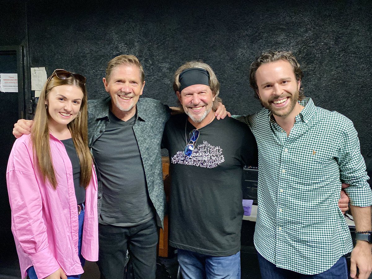 theactoraustin's tweet photo. @mikeandmindys rehearsal started 2 wks ago w/ this killer team &amp; today marks the ENTIRE SHOW LEARNED. 115 pgs, 12 original songs, &amp; all scenes in only 12 rehearsals. Our custom set is being driven up from Texas now! Let Tech Week begin! https://t.co/dF5eFt01xG 💙💜 #MikeAndMindy https://t.co/prlJOyP0xj