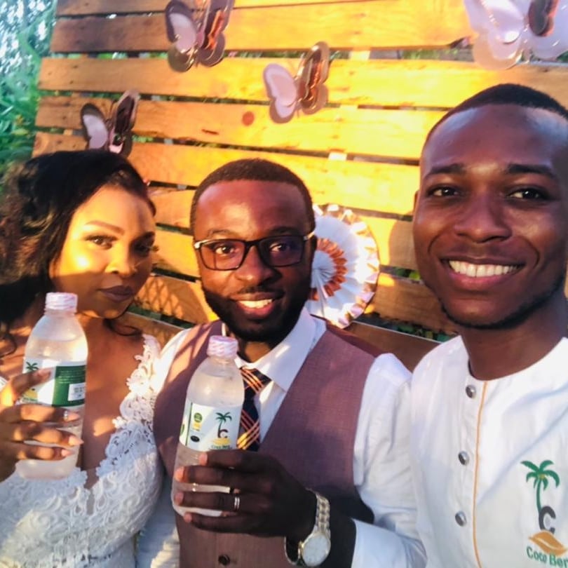 mycocobenz's tweet photo. About last weekend's...
A Cocolicious moment with Mr & Mrs Edutuah-Appiah.
We are THE GENTLE KUBE๐๏ธ SELLERS!
Call us for all your events on 0245494376
#aweekago #latestcouple #congratulations https://t.co/23nlpWQbyM