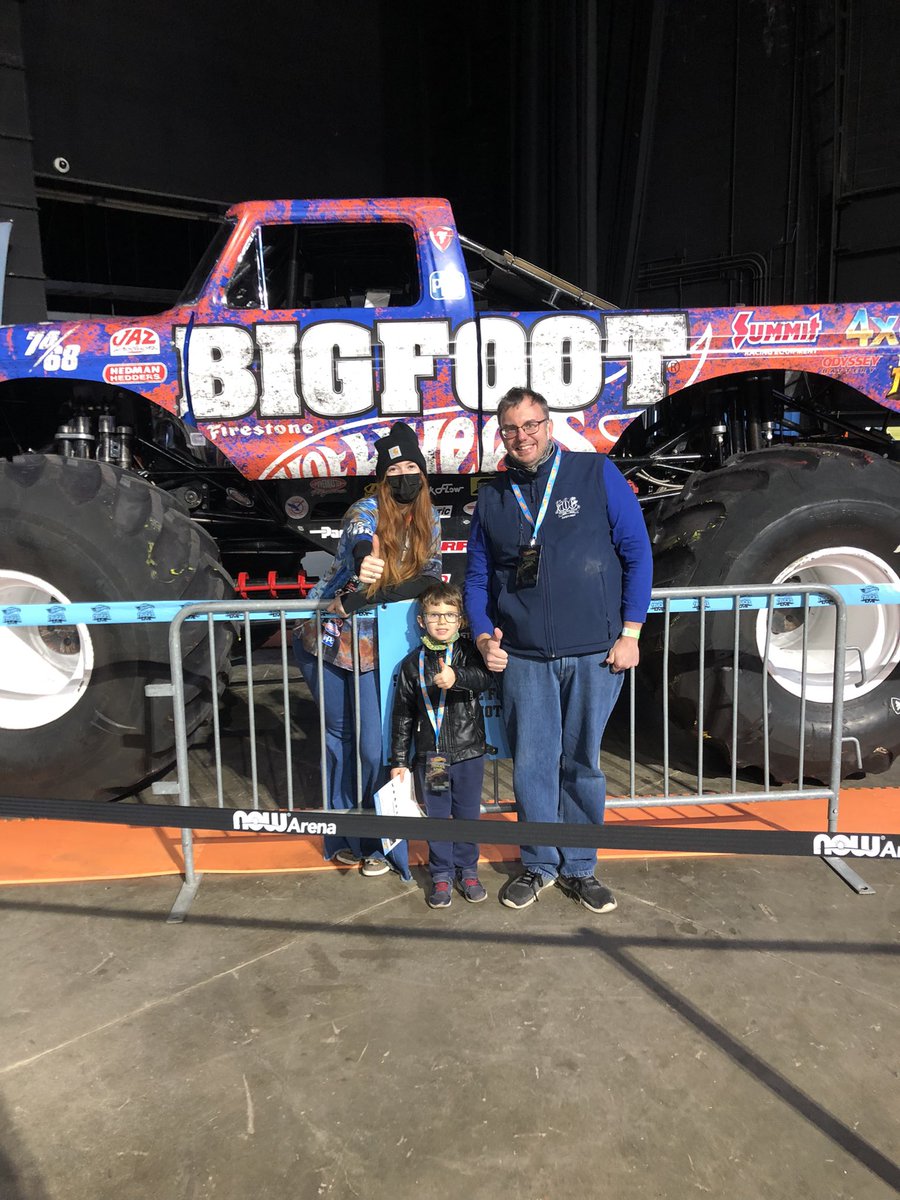 seancramer81's tweet photo. Having a great time!#hotwheelsmonstertruckslive https://t.co/JKfF84uytq